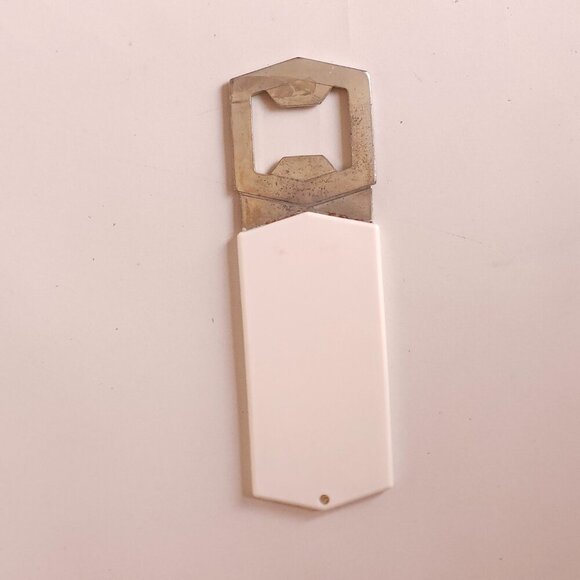 VINTAGE Molson Export Ale Bottle Opener "Keeps on Tasting Great" - Picture 2 of 2